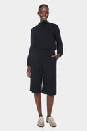 <a href="/collections/shorts" title="Shorts">SHORTS</a>
